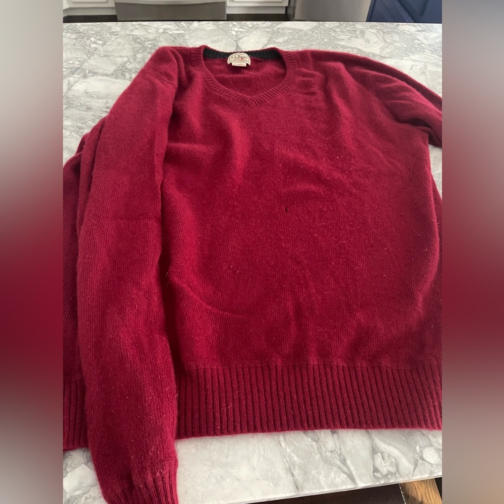L.L Bean 100% cashmere Sweater burgundy